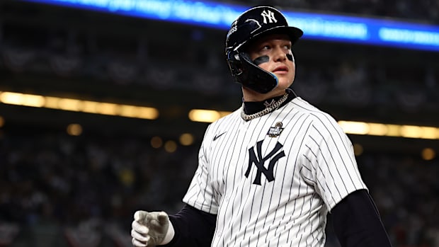 绿联星辰GS2200户外电源